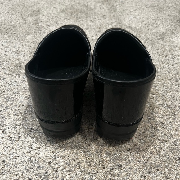 Dansko shoes - Picture 3 of 5